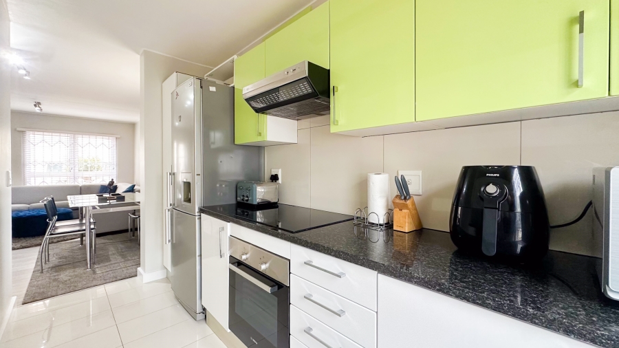 To Let 1 Bedroom Property for Rent in Sea Point Western Cape